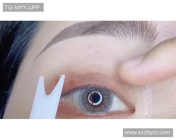 仿妆达人：重现足球球星风采